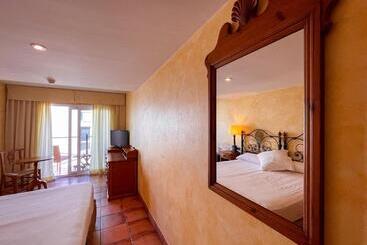هتل Vila De Tossa