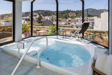 هتل Vila De Tossa