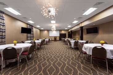 هتل Wingate By Wyndham Macon