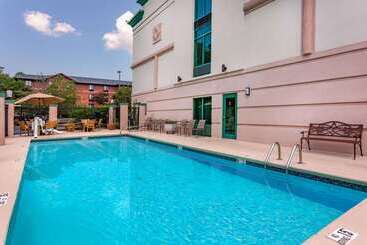 هتل Wingate By Wyndham Macon