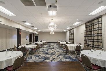 هتل Wingate By Wyndham Macon