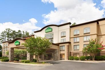 هتل Wingate By Wyndham Raleigh Durham / Airport
