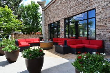 هتل Wood River Inn & Suite
