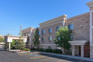 هتل Wood River Inn & Suite
