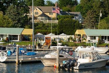 هتل Yachtsman Lodge & Marina