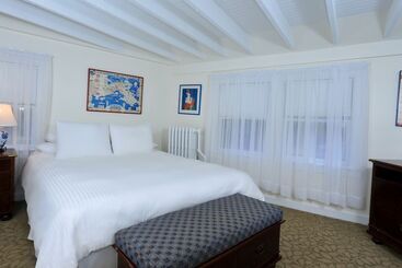هتل Yankee Peddler Inn