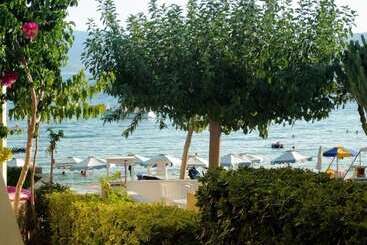 هتل Haraki Mare Studios & Apartments