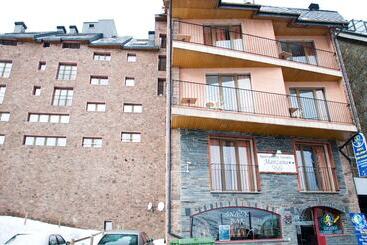 Apartaments Turistics Manzano