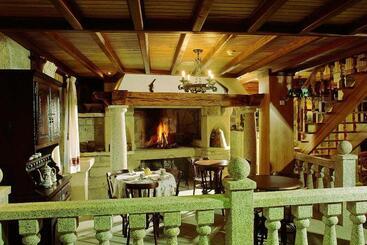 Casa Antiga Do Monte