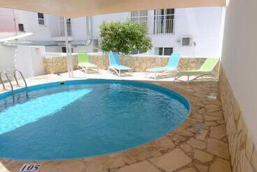 مسافرخانه Vibra Lei Ibiza - Adults Only