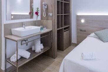 هتل 4r Salou Park Resort Ii