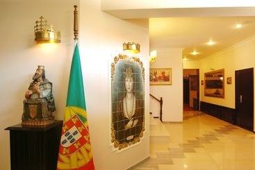 هتل Afonso V & Spa
