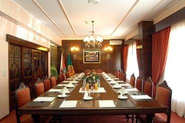 هتل Afonso V & Spa