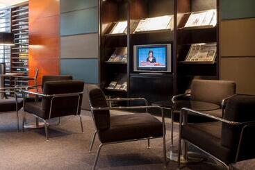 酒店 B&B Ciudad de Lleida