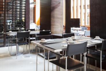 酒店 B&B Ciudad de Lleida