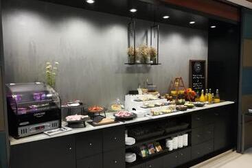 酒店 B&B Ciudad de Lleida