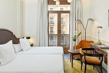 Boutique Hotel H10 Villa de La Reina