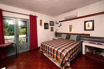 هتل Casa Do Rio / Tavira Inn   Adults Only