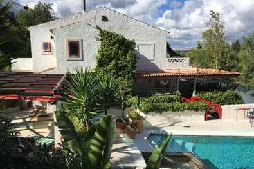 هتل Casa Do Rio / Tavira Inn   Adults Only