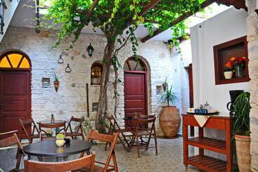 هتل Cretan Villa