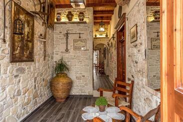 هتل Cretan Villa