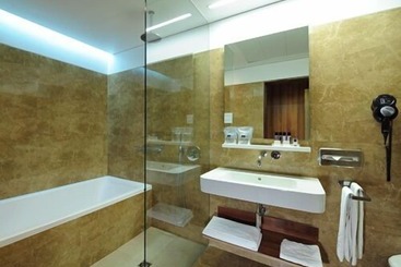 هتل De Guimaraes
