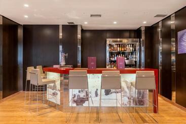 هتل Eurostars Royal Tanau