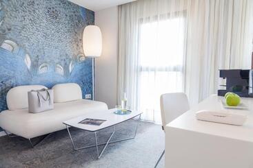هتل Maciá Granada Five Senses Rooms & Suites