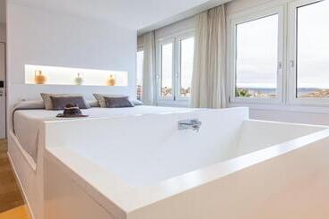 هتل Maciá Granada Five Senses Rooms & Suites