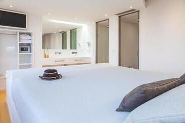 هتل Maciá Granada Five Senses Rooms & Suites