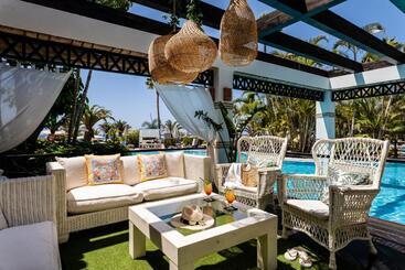 ホテル H10 Costa Adeje Palace