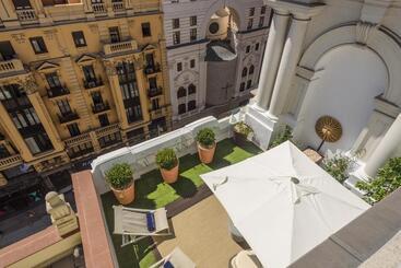 Boutique Hotel H10 Villa de La Reina