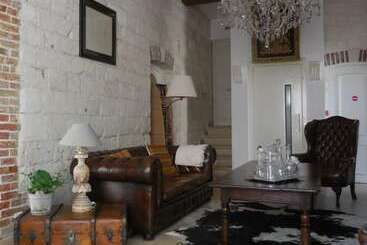هتل Hôtel Jean De Bruges