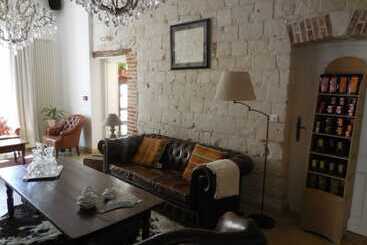 هتل Hôtel Jean De Bruges