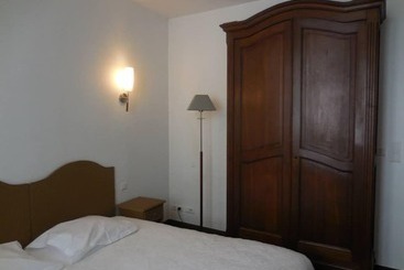 هتل Hôtel Jean De Bruges