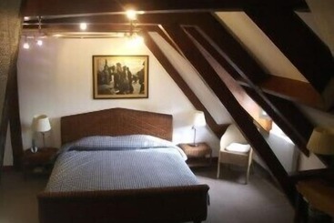 هتل Hôtel Jean De Bruges