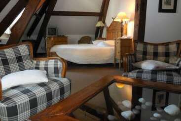 هتل Hôtel Jean De Bruges