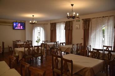 هتل Los Acebos Cangas