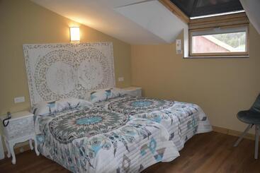 هتل Los Acebos Cangas
