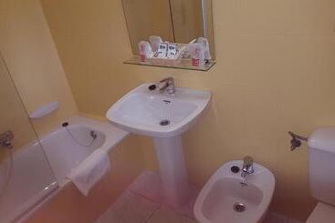 هتل Los Acebos Cangas