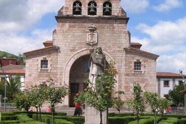 هتل Los Acebos Cangas