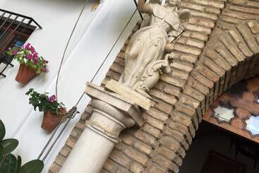 هتل Los Patios
