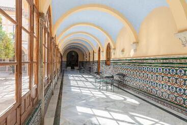 هتل Macia Monasterio De Los Basilios