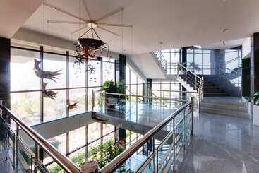 هتل Melia Castelo Branco