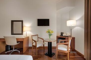 هتل NH Lisboa Campo Grande