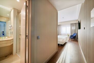 هتل NH Lisboa Campo Grande