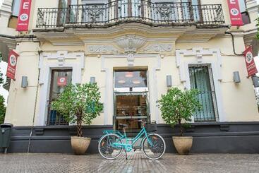 هتل Petit Palace Canalejas Sevilla