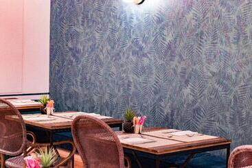 هتل Petit Palace Canalejas Sevilla
