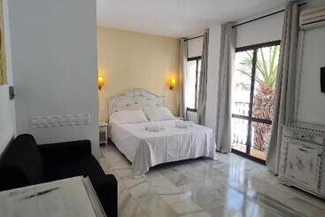 Aparthotel Playamaro - Maro