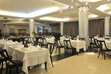 هتل Plaza Real Suites